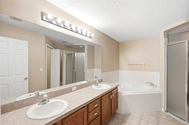 2255 MERRY ROAD, Tavares, FL 32778