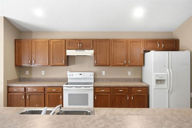 2255 MERRY ROAD, Tavares, FL 32778
