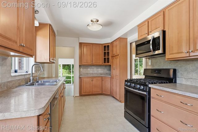 34500 Grandon Street, Livonia, MI 48150