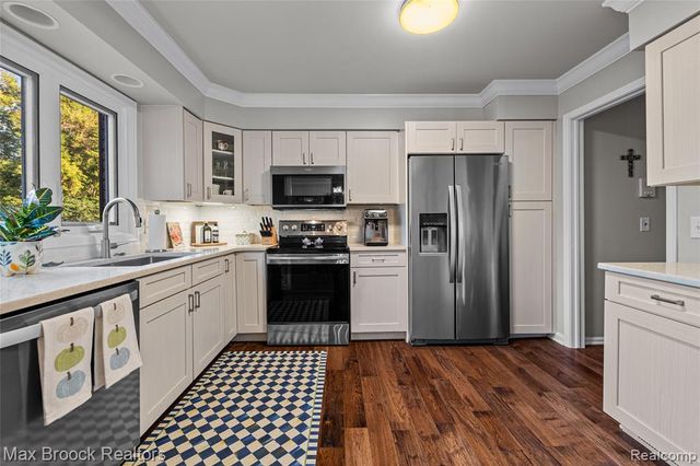 229 Barden Road, Bloomfield Hills, MI 48304