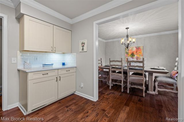 229 Barden Road, Bloomfield Hills, MI 48304