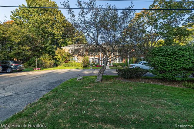 229 Barden Road, Bloomfield Hills, MI 48304