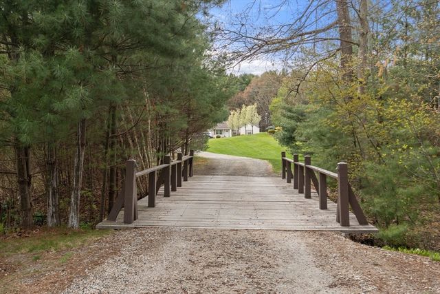 273 Lake St, Bellingham, MA 02019