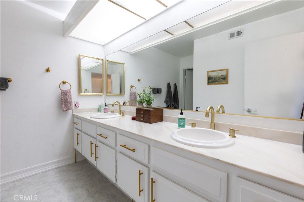 Image 19 of property listing at 2740 Craig, Fullerton, CA 92835