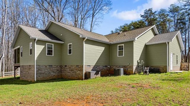 5086 Appalachian Road, Winston-salem, NC 27105