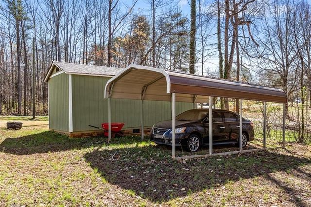 5086 Appalachian Road, Winston-salem, NC 27105