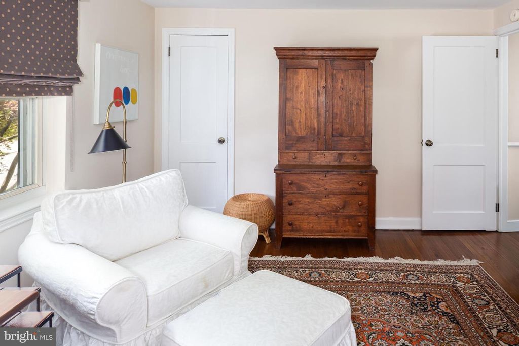 228 LEE CIR, Bryn Mawr, PA 19010