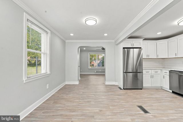 319 SLOAN ST, Crum Lynne, PA 19022