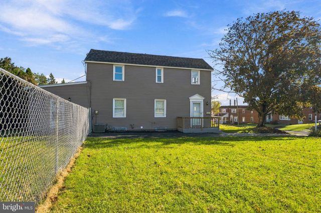 319 SLOAN ST, Crum Lynne, PA 19022