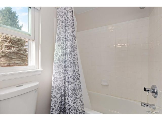 758 Huntington Pl, Highlands Ranch, CO 80126