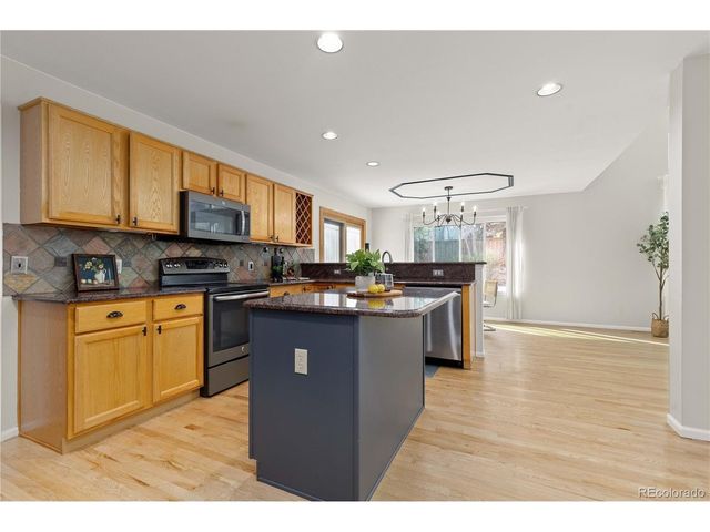 758 Huntington Pl, Highlands Ranch, CO 80126