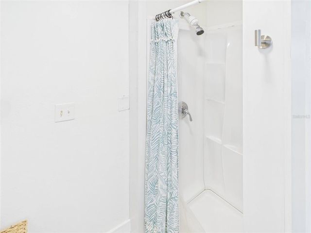 1015 E 31ST AVENUE, Tampa, FL 33603