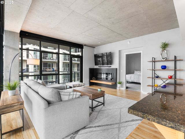 1830 Nw RIVERSCAPE St 406, Portland, OR 97209