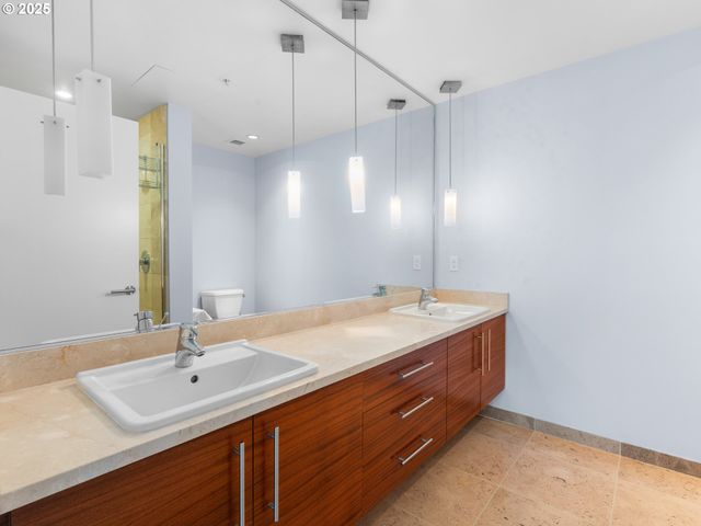 1830 Nw RIVERSCAPE St 406, Portland, OR 97209