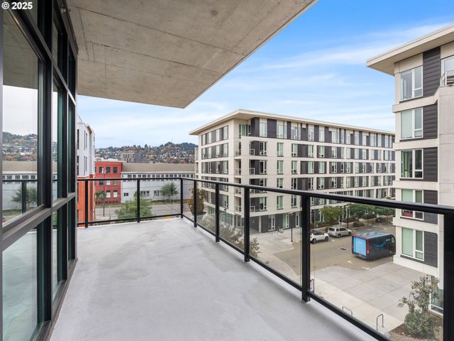 1830 Nw RIVERSCAPE St 406, Portland, OR 97209