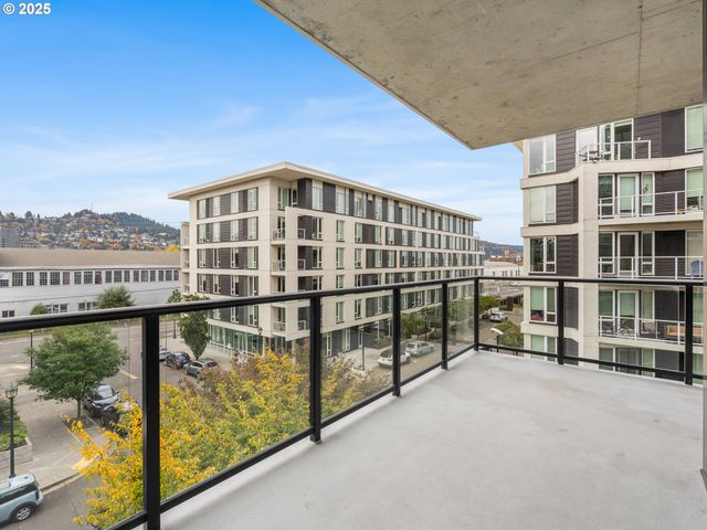 1830 Nw RIVERSCAPE St 406, Portland, OR 97209