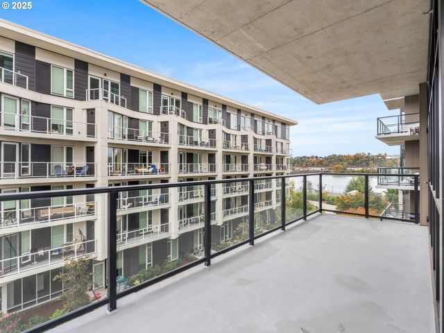 1830 Nw RIVERSCAPE St 406, Portland, OR 97209