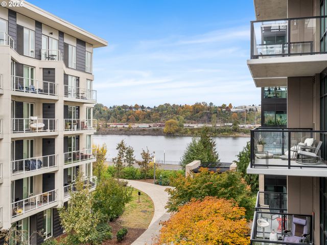 1830 Nw RIVERSCAPE St 406, Portland, OR 97209