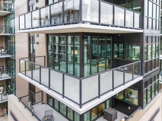 1830 Nw RIVERSCAPE St 406, Portland, OR 97209