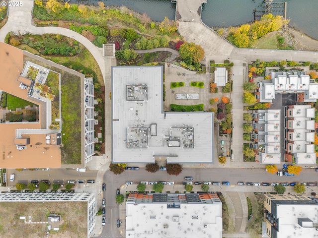 1830 Nw RIVERSCAPE St 406, Portland, OR 97209