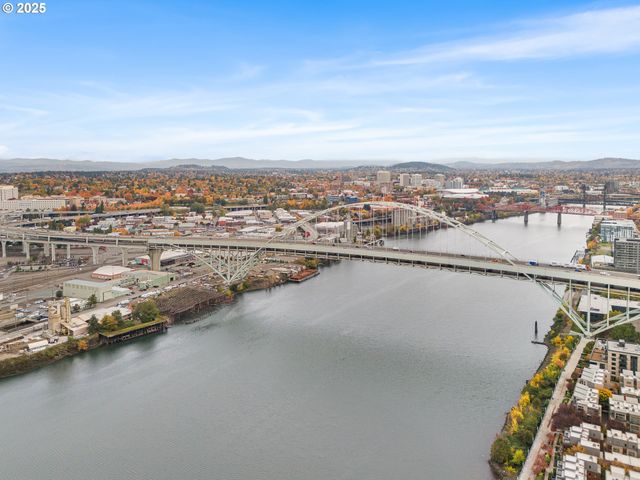 1830 Nw RIVERSCAPE St 406, Portland, OR 97209