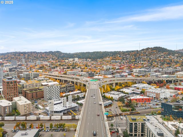 1830 Nw RIVERSCAPE St 406, Portland, OR 97209