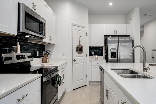 10348 OAKSIDE DRIVE, Palmetto, FL 34221
