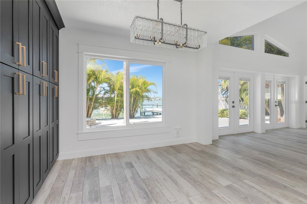Image 15 of property listing at 308 173RD AVENUE E, North Redington Beach, FL 33708