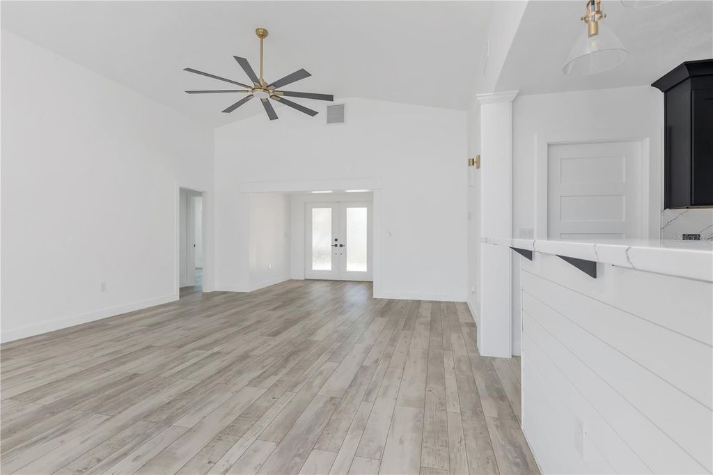 Image 19 of property listing at 308 173RD AVENUE E, North Redington Beach, FL 33708