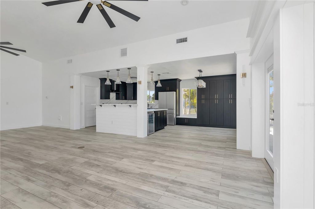 Image 21 of property listing at 308 173RD AVENUE E, North Redington Beach, FL 33708