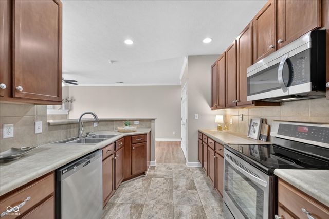 9772 Herons Cove, Carmel, IN 46280