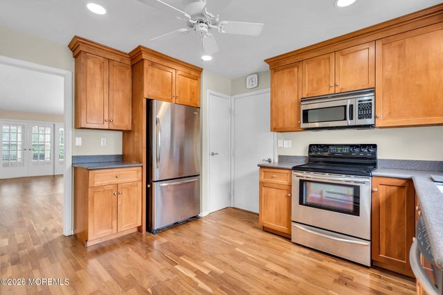 569B Mayfair Road, Manchester, NJ 08759