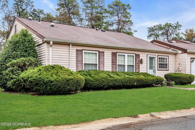 569B Mayfair Road, Manchester, NJ 08759