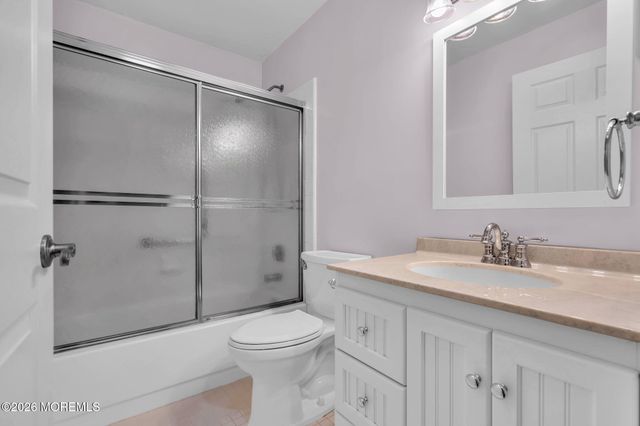 569B Mayfair Road, Manchester, NJ 08759