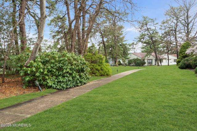 569B Mayfair Road, Manchester, NJ 08759