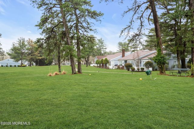 569B Mayfair Road, Manchester, NJ 08759