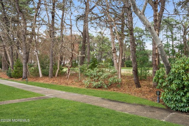 569B Mayfair Road, Manchester, NJ 08759