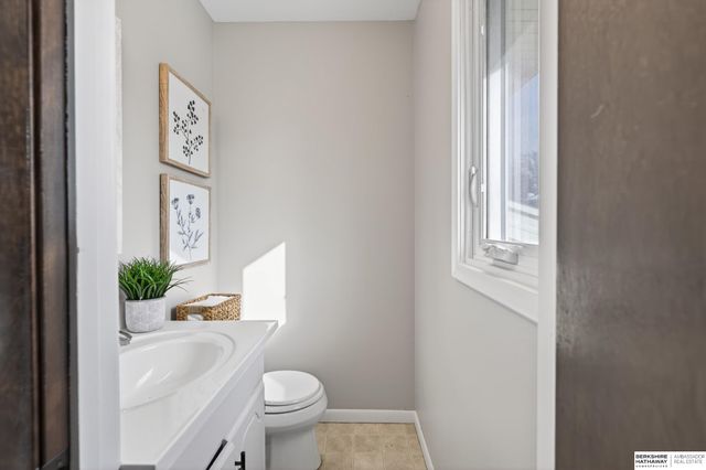 14440 Weir Circle, Omaha, NE 68137