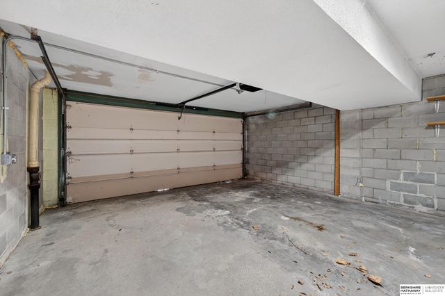 14440 Weir Circle, Omaha, NE 68137