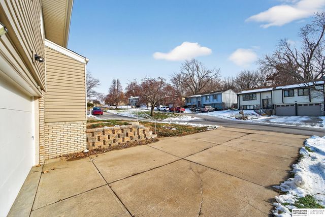 14440 Weir Circle, Omaha, NE 68137