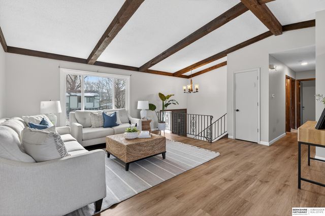 14440 Weir Circle, Omaha, NE 68137