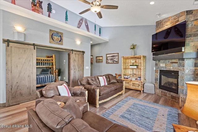 511 Guthrie PL, UNIT 503, Dover, ID 83825