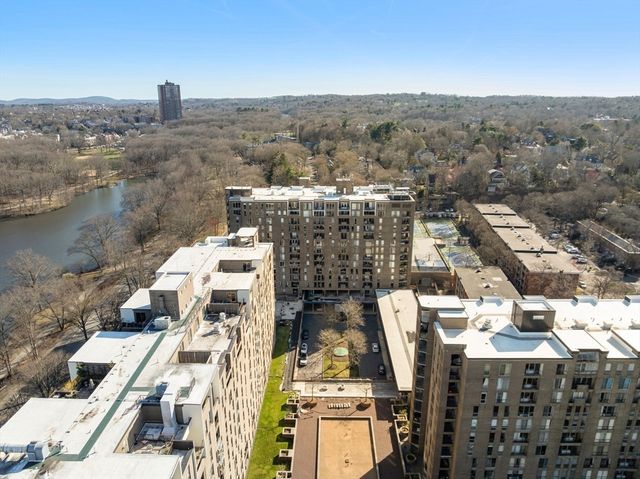 77 Pond Ave 412, Brookline, MA 02445