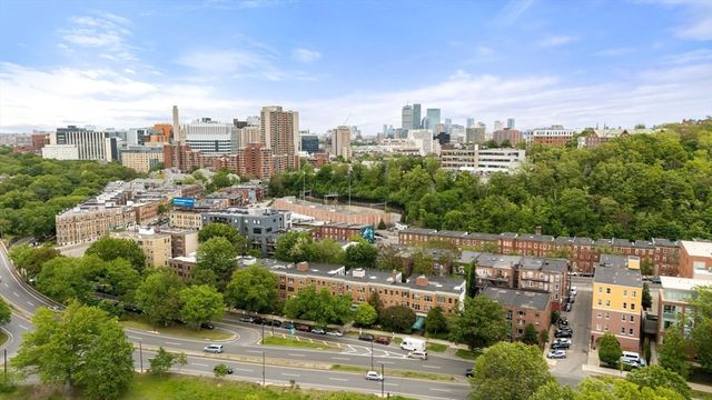 77 Pond Ave 412, Brookline, MA 02445