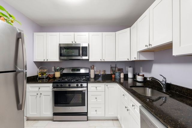 77 Pond Ave 412, Brookline, MA 02445