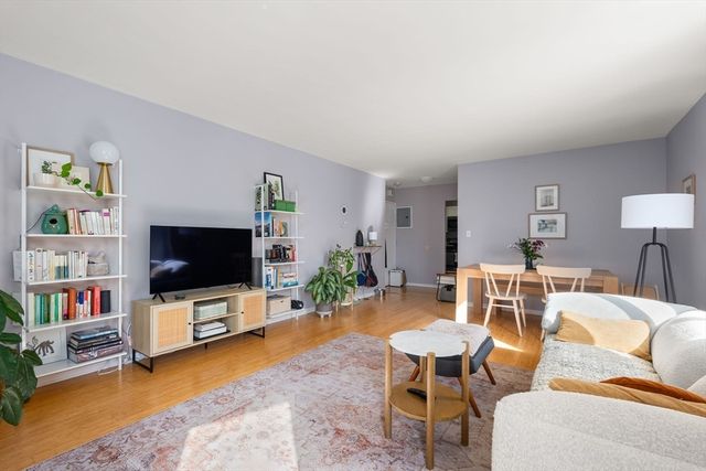 77 Pond Ave 412, Brookline, MA 02445
