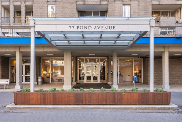 77 Pond Ave 412, Brookline, MA 02445