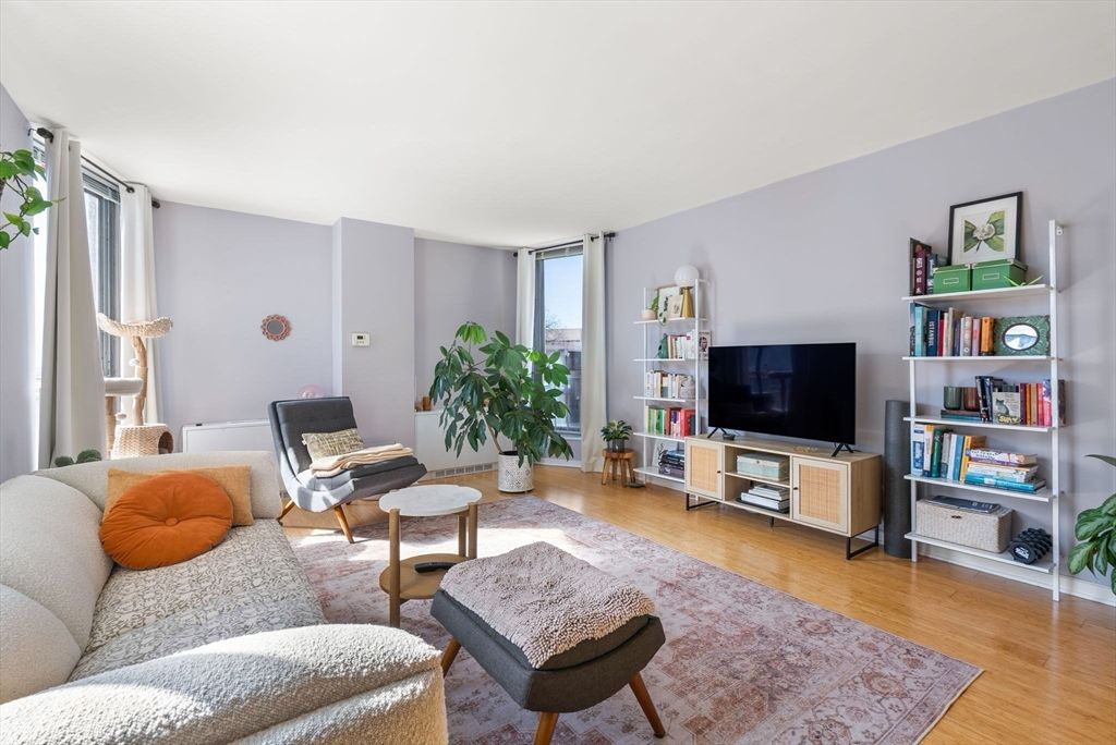 77 Pond Ave 412, Brookline, MA 02445