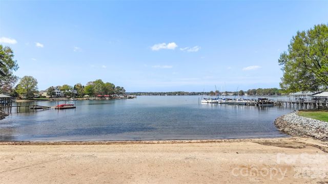 7619 Mariner Cove Drive, Cornelius, NC 28031