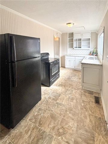 1001 NE 44th Street, Kansas City, MO 64116